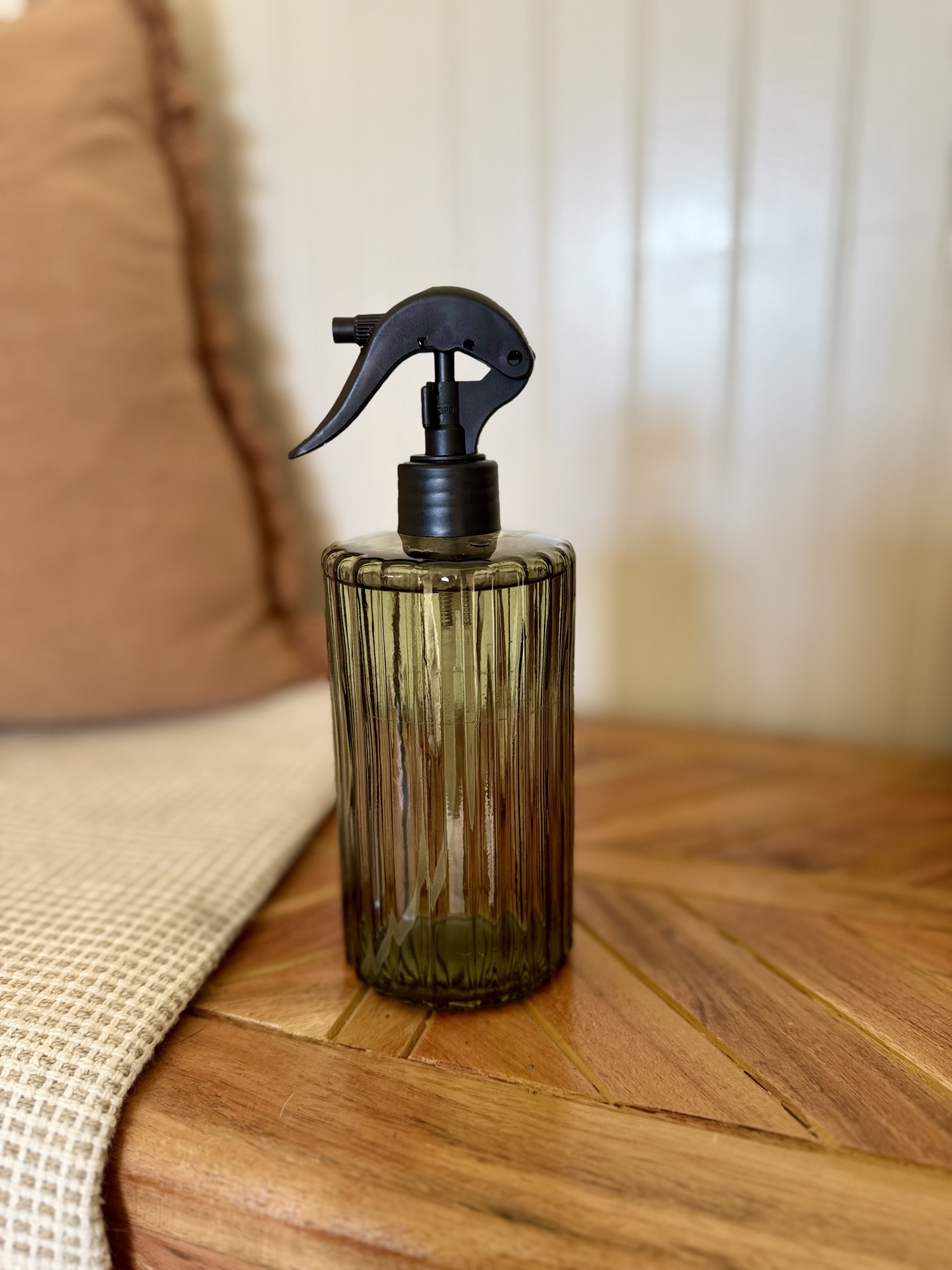 DIY Room Spray for Pet-Friendly Homes: A Simple Essential Oil Recipe